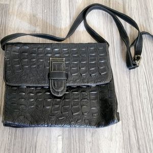 UNISA Vintage | Black Leather Croc Embossed Purse